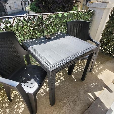 Nid Douillet Plein De Charme Avec Parking Gratuit Apartment Chantilly Exterior photo