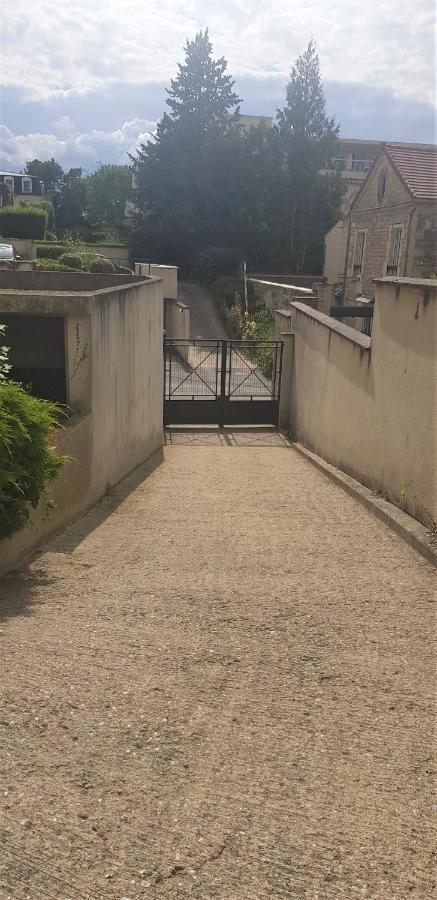 Nid Douillet Plein De Charme Avec Parking Gratuit Apartment Chantilly Exterior photo