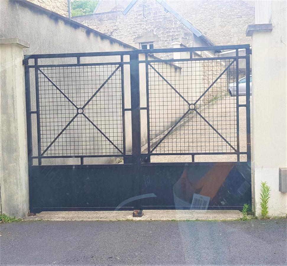 Nid Douillet Plein De Charme Avec Parking Gratuit Apartment Chantilly Exterior photo